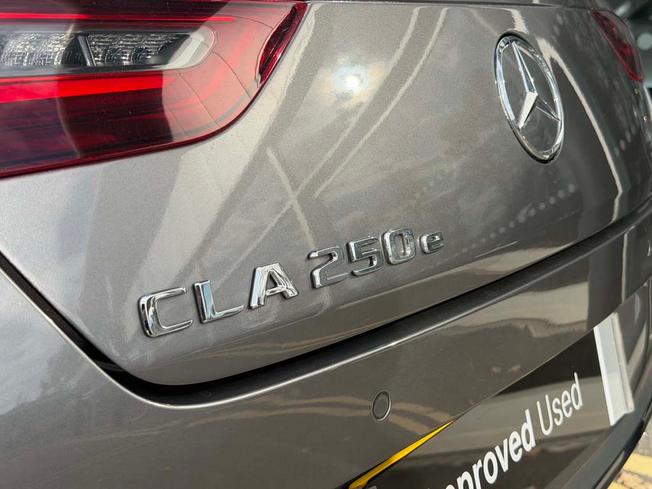 MERCEDES-BENZ CLA Class Photo 19