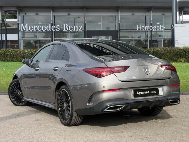 MERCEDES-BENZ CLA Class Photo 2