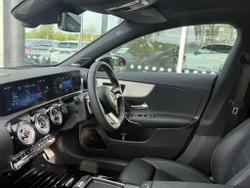 MERCEDES-BENZ CLA Class Photo 3