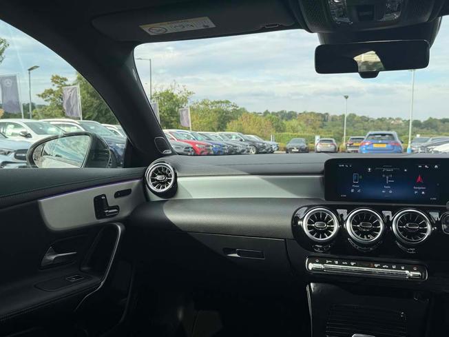 MERCEDES-BENZ CLA Class Photo 40