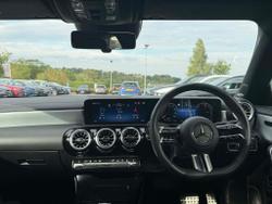 MERCEDES-BENZ CLA Class Photo 5