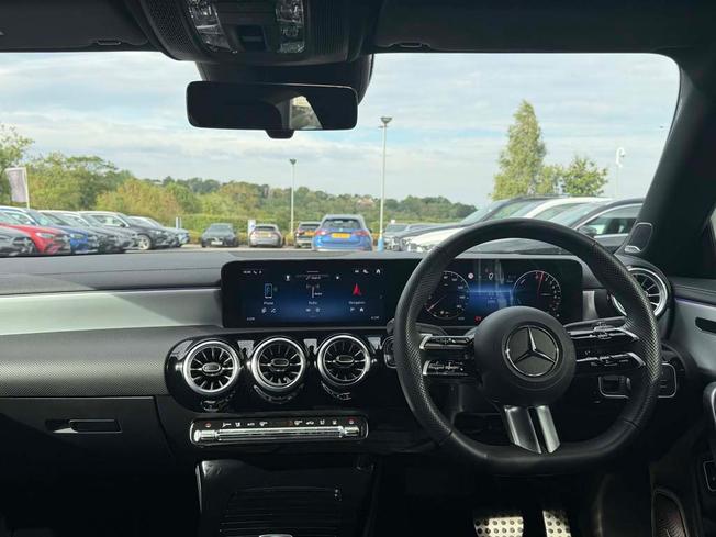 MERCEDES-BENZ CLA Class Photo 5