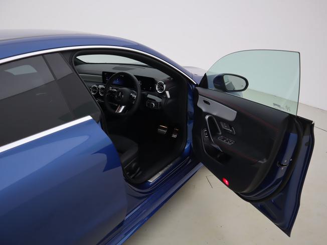 MERCEDES-BENZ CLA Class Photo 17