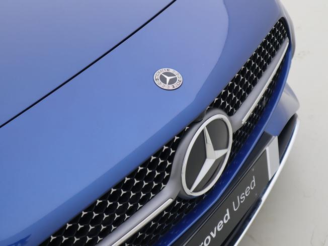 MERCEDES-BENZ CLA Class Photo 18
