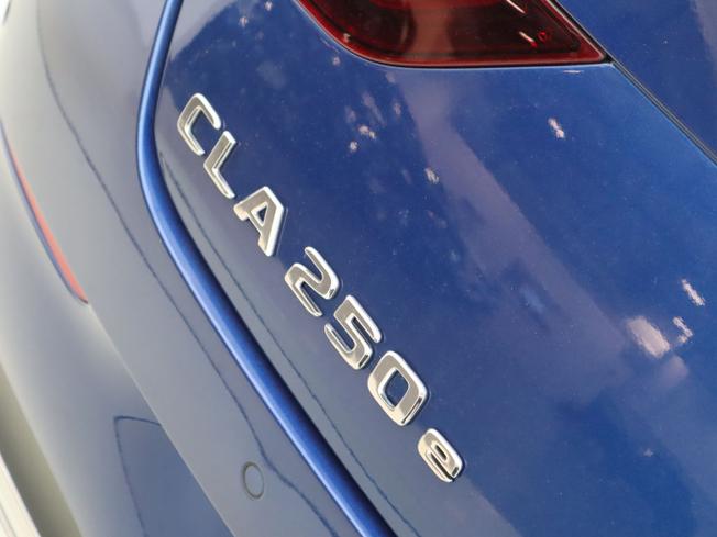 MERCEDES-BENZ CLA Class Photo 25