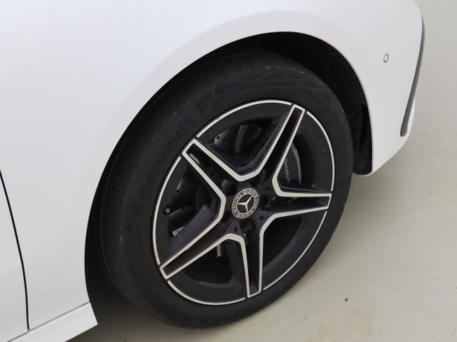 MERCEDES-BENZ CLA Class Photo 6