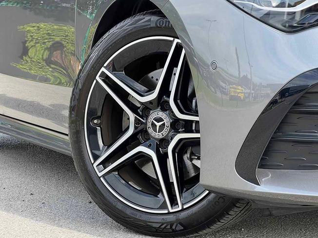 MERCEDES-BENZ CLA Class Photo 14