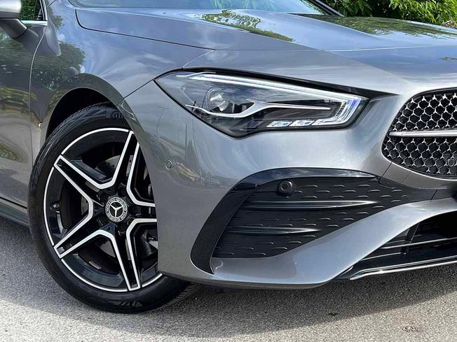 MERCEDES-BENZ CLA Class Photo 17