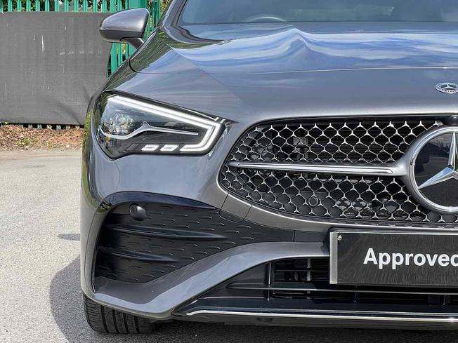 MERCEDES-BENZ CLA Class Photo 19