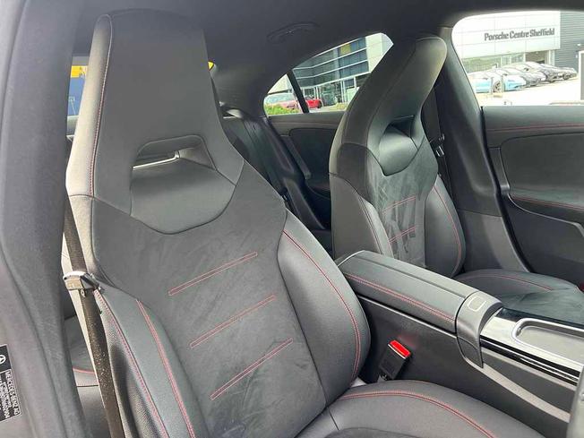 MERCEDES-BENZ CLA Class Photo 34