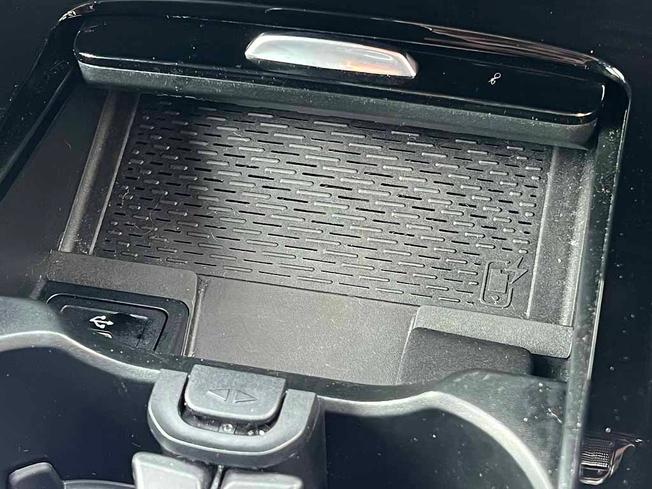 MERCEDES-BENZ CLA Class Photo 35