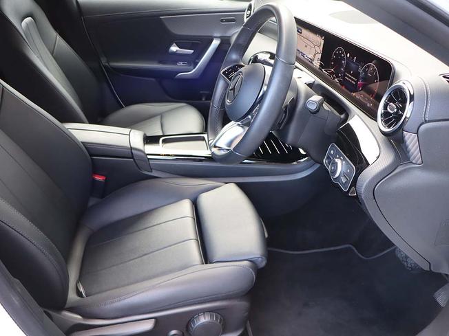 MERCEDES-BENZ CLA Class Photo 23