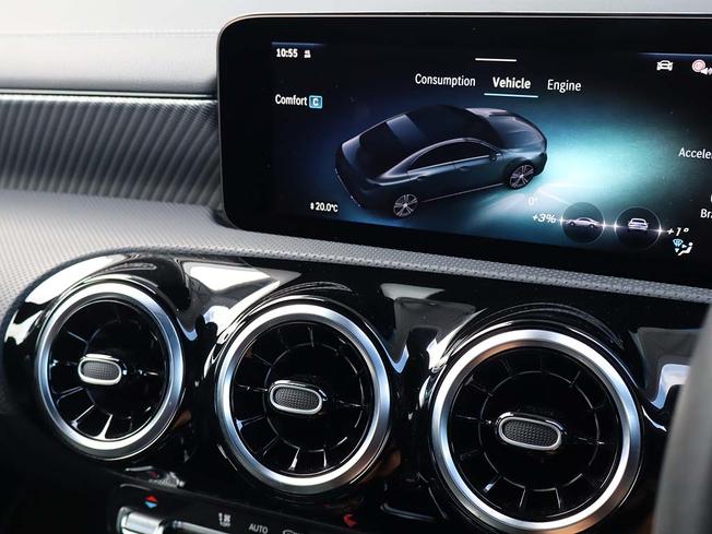 MERCEDES-BENZ CLA Class Photo 37