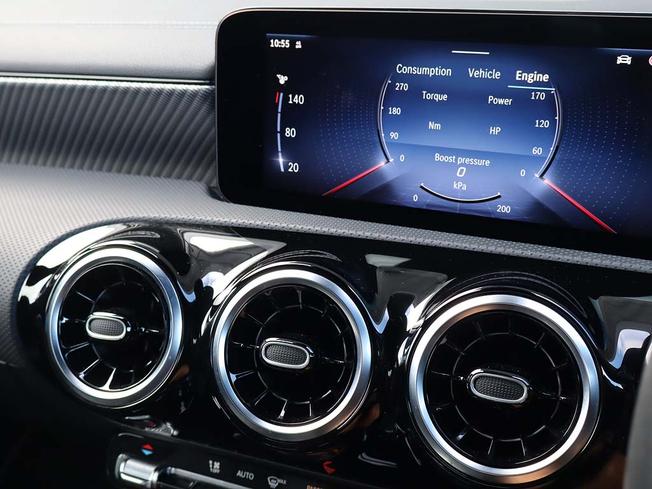 MERCEDES-BENZ CLA Class Photo 38