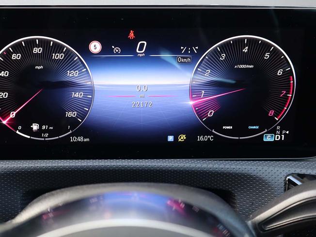MERCEDES-BENZ CLA Class Photo 4