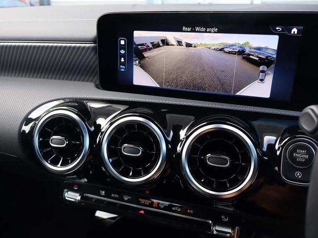 MERCEDES-BENZ CLA Class Photo 48