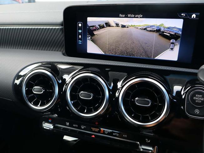 MERCEDES-BENZ CLA Class Photo 49