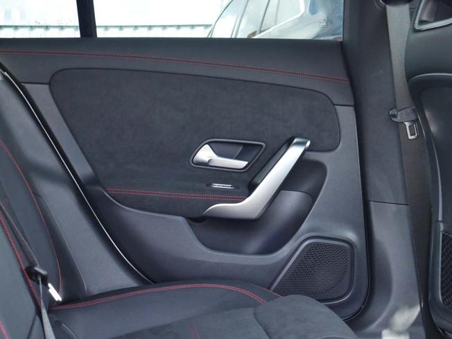 Mercedes-Benz Cla Class Photo 36