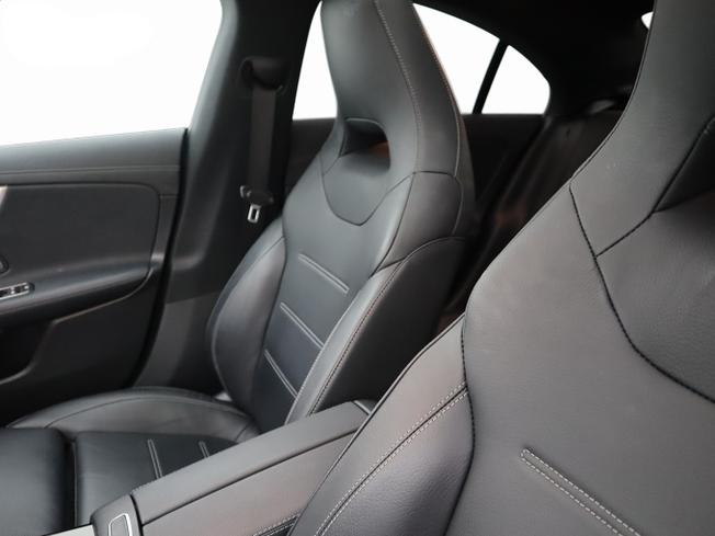 MERCEDES-BENZ CLA Class Photo 17