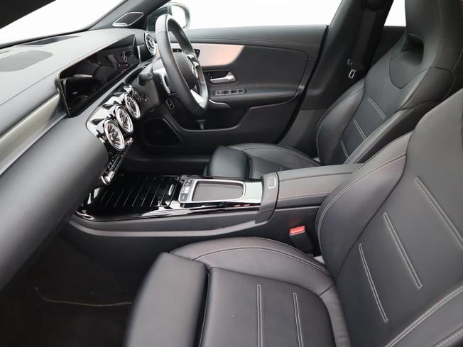 MERCEDES-BENZ CLA Class Photo 20