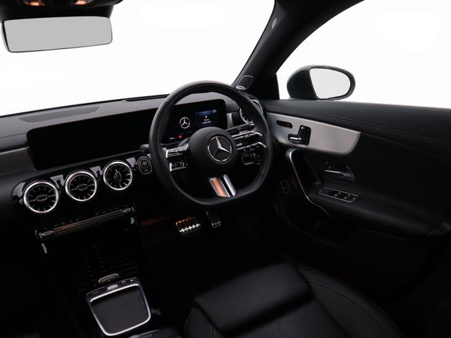 MERCEDES-BENZ CLA Class Photo 23