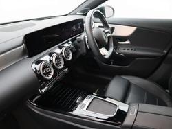 MERCEDES-BENZ CLA Class Photo 3