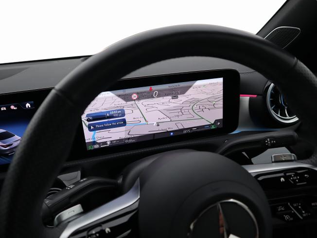 MERCEDES-BENZ CLA Class Photo 40