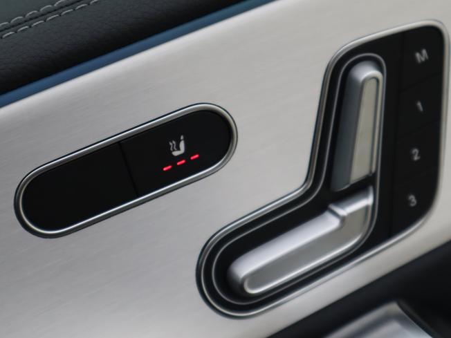MERCEDES-BENZ CLA Class Photo 43