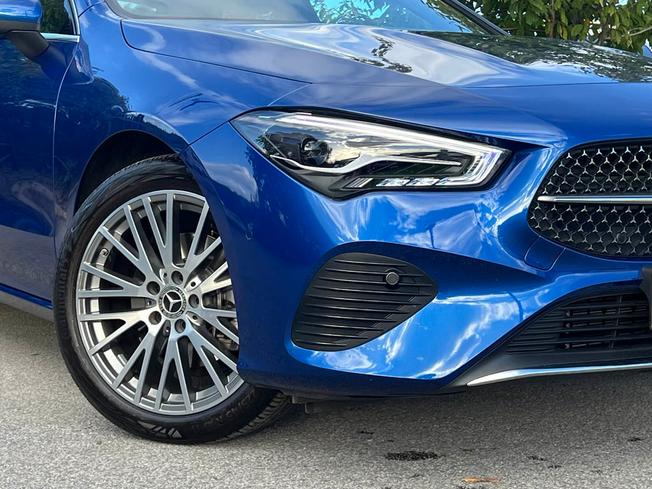 MERCEDES-BENZ CLA Class Photo 12
