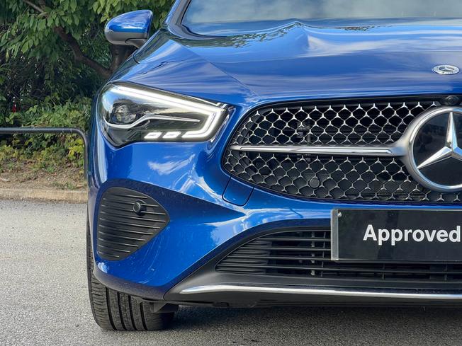 MERCEDES-BENZ CLA Class Photo 17