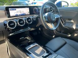 MERCEDES-BENZ CLA Class Photo 3