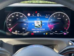MERCEDES-BENZ CLA Class Photo 4