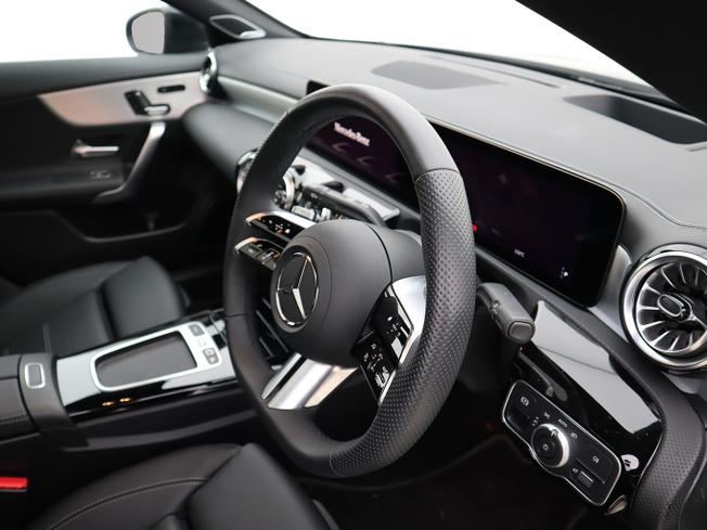 MERCEDES-BENZ CLA Class Photo 12