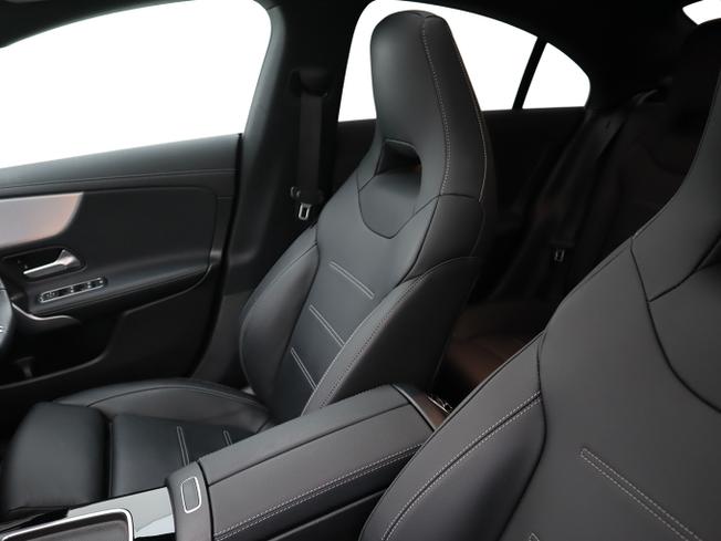 MERCEDES-BENZ CLA Class Photo 16