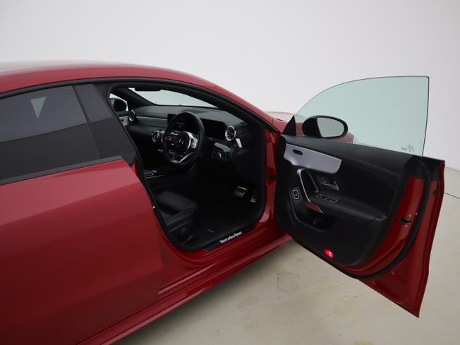 MERCEDES-BENZ CLA Class Photo 15