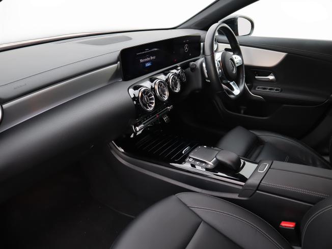 MERCEDES-BENZ CLA Class Photo 20