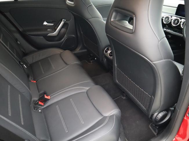 MERCEDES-BENZ CLA Class Photo 26