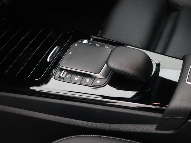 MERCEDES-BENZ CLA Class Photo 42