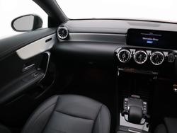MERCEDES-BENZ CLA Class Photo 5