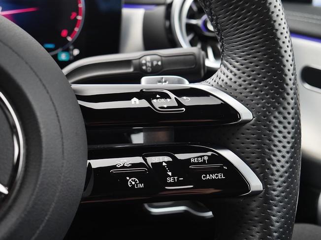 MERCEDES-BENZ CLA Class Photo 13