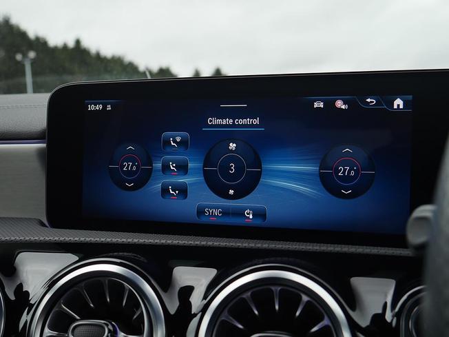MERCEDES-BENZ CLA Class Photo 27
