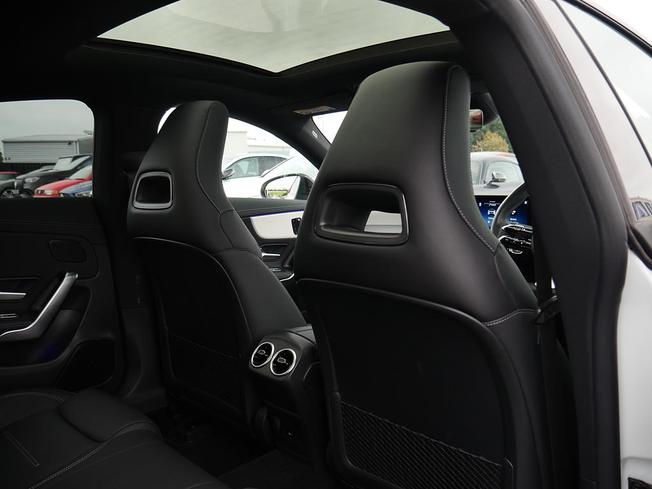 MERCEDES-BENZ CLA Class Photo 38