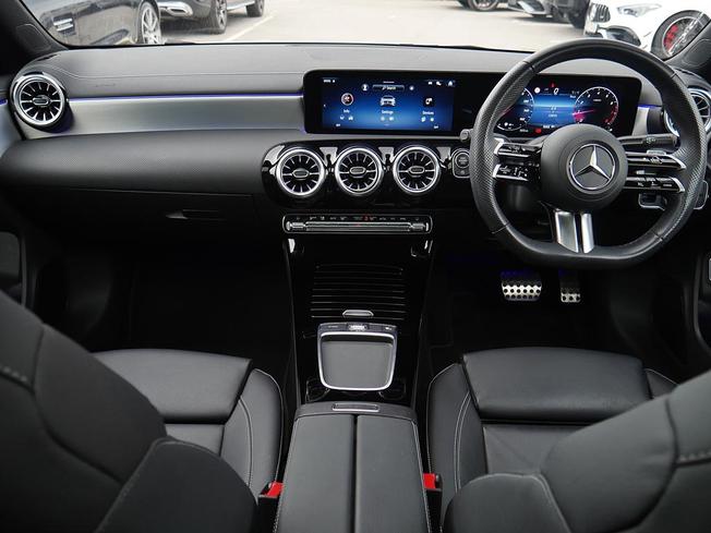 MERCEDES-BENZ CLA Class Photo 5