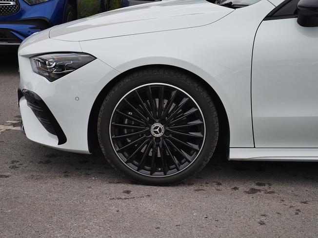 MERCEDES-BENZ CLA Class Photo 6