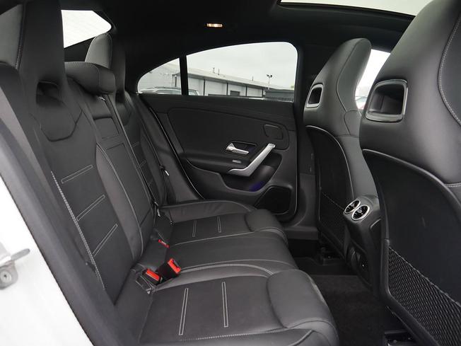 MERCEDES-BENZ CLA Class Photo 8