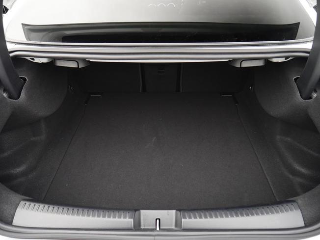 MERCEDES-BENZ CLA Class Photo 9