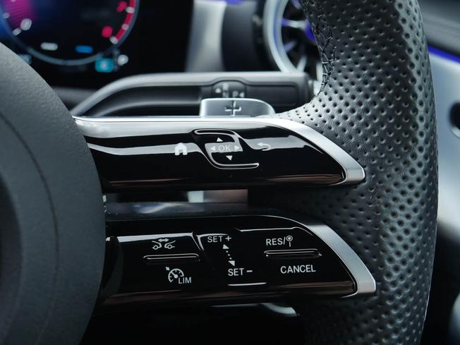 MERCEDES-BENZ CLA Class Photo 13