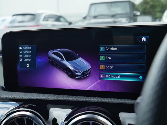 MERCEDES-BENZ CLA Class Photo 23