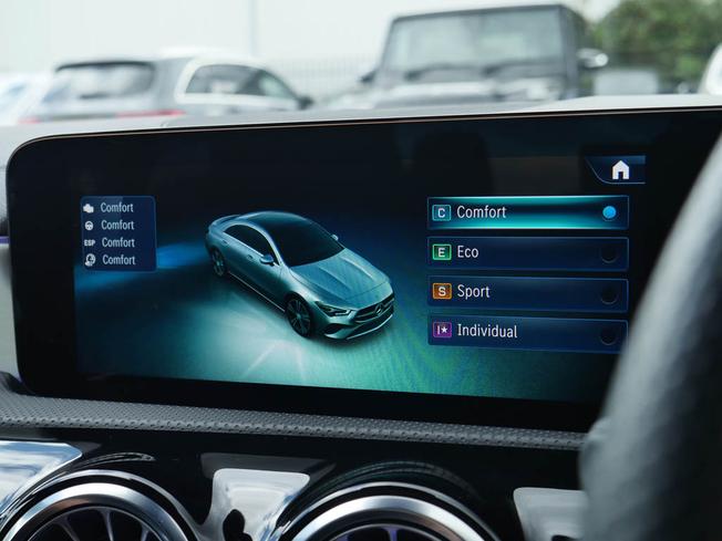 MERCEDES-BENZ CLA Class Photo 24