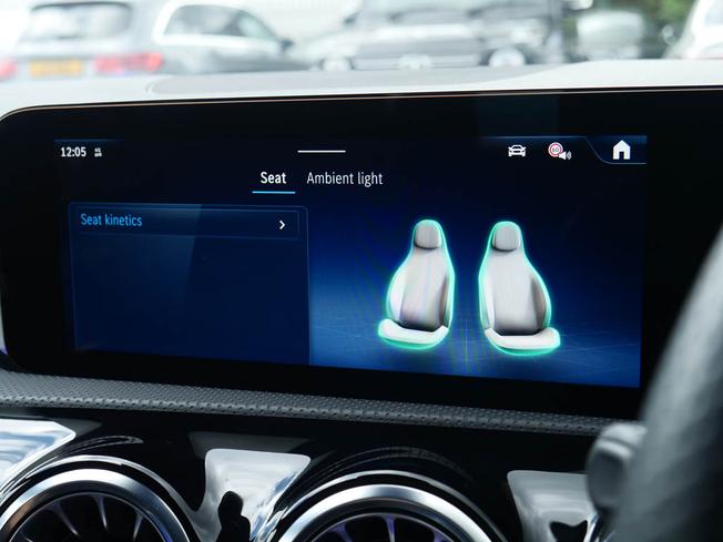 MERCEDES-BENZ CLA Class Photo 29